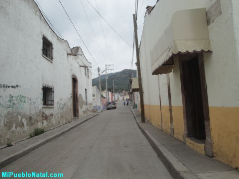 calle que atravieas la calle principal de Huanimaro